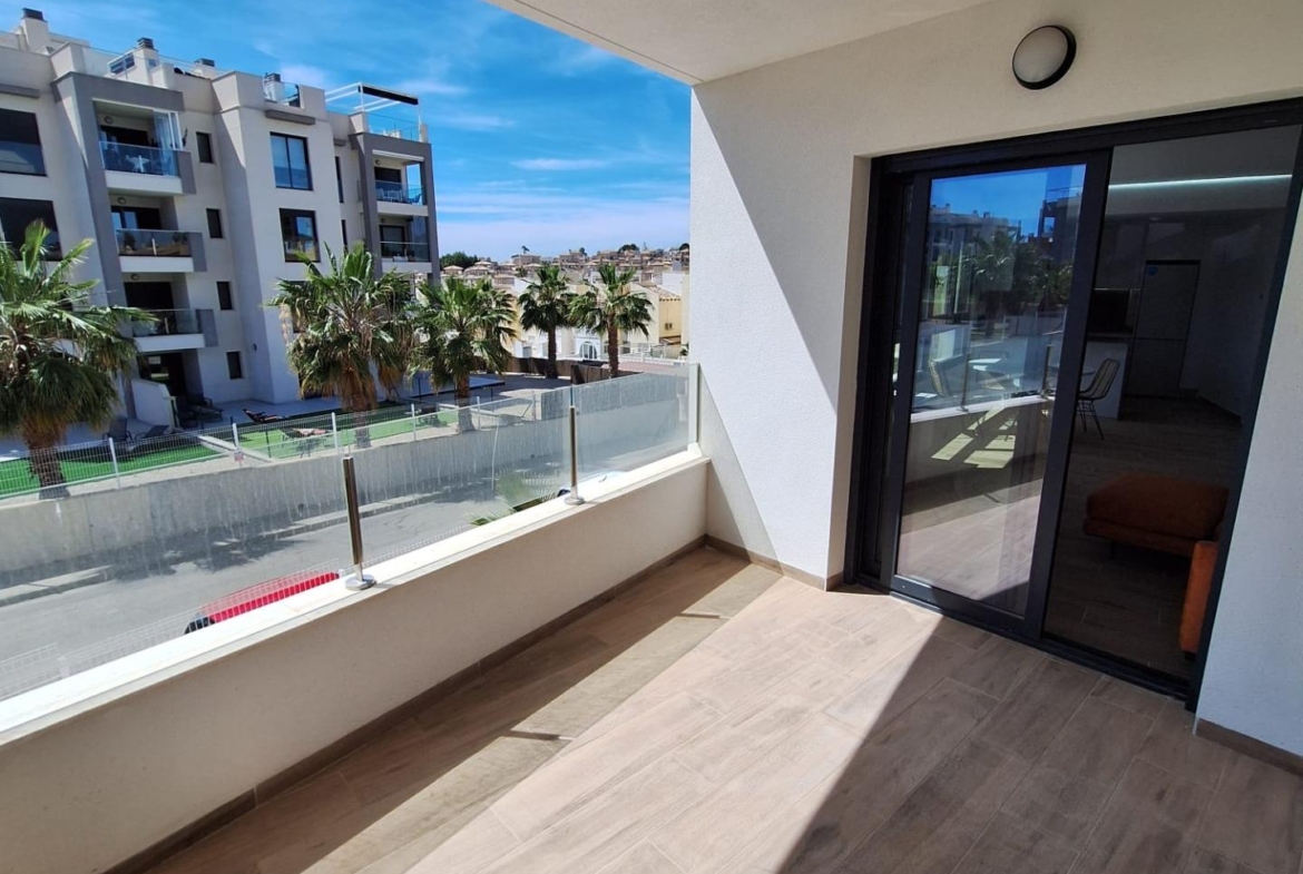 Nieuwbouw appartement in Villamartin met parkeerplaats en gemeenschappelijk zwembad