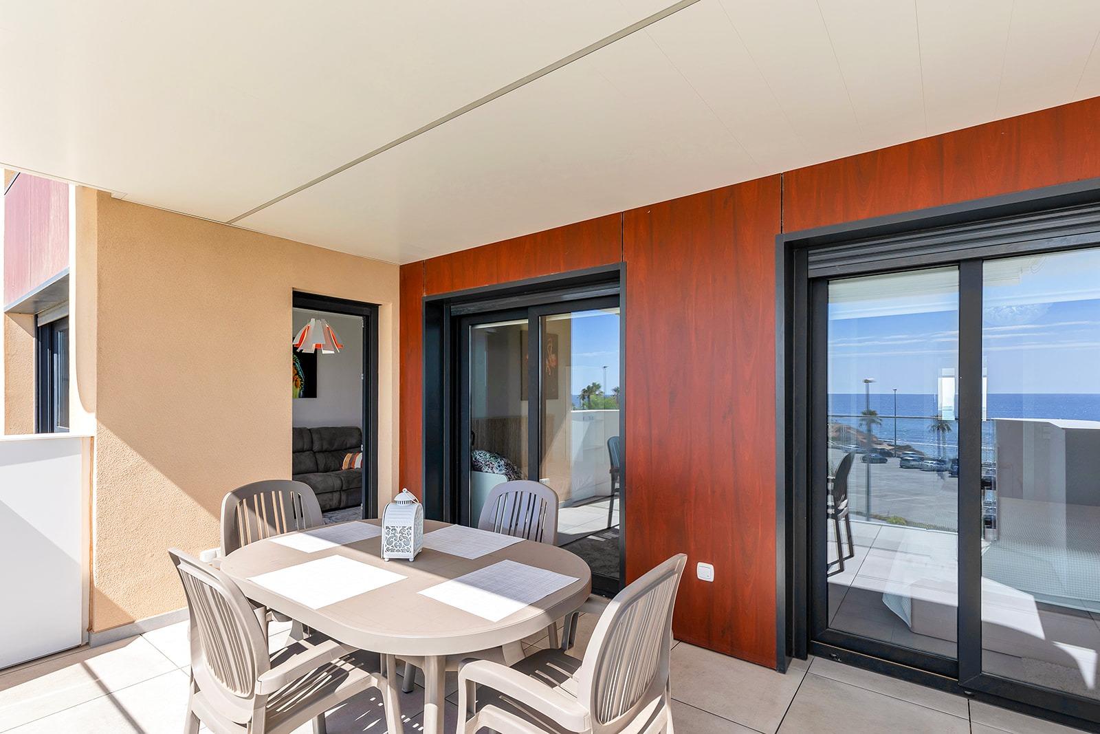 2-21-64 APARTAMENTO CON VISTAS AL MAR EN MIL PALMERAS. 2 DORM. 2 BAÑOS. GARAJE+TRASTERO. TERRAZA 20 M2.