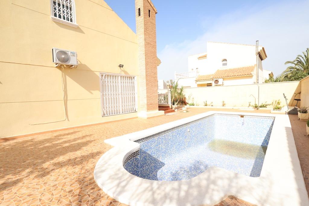 Playa Flamenca, independent villa just 250 meters from the beach