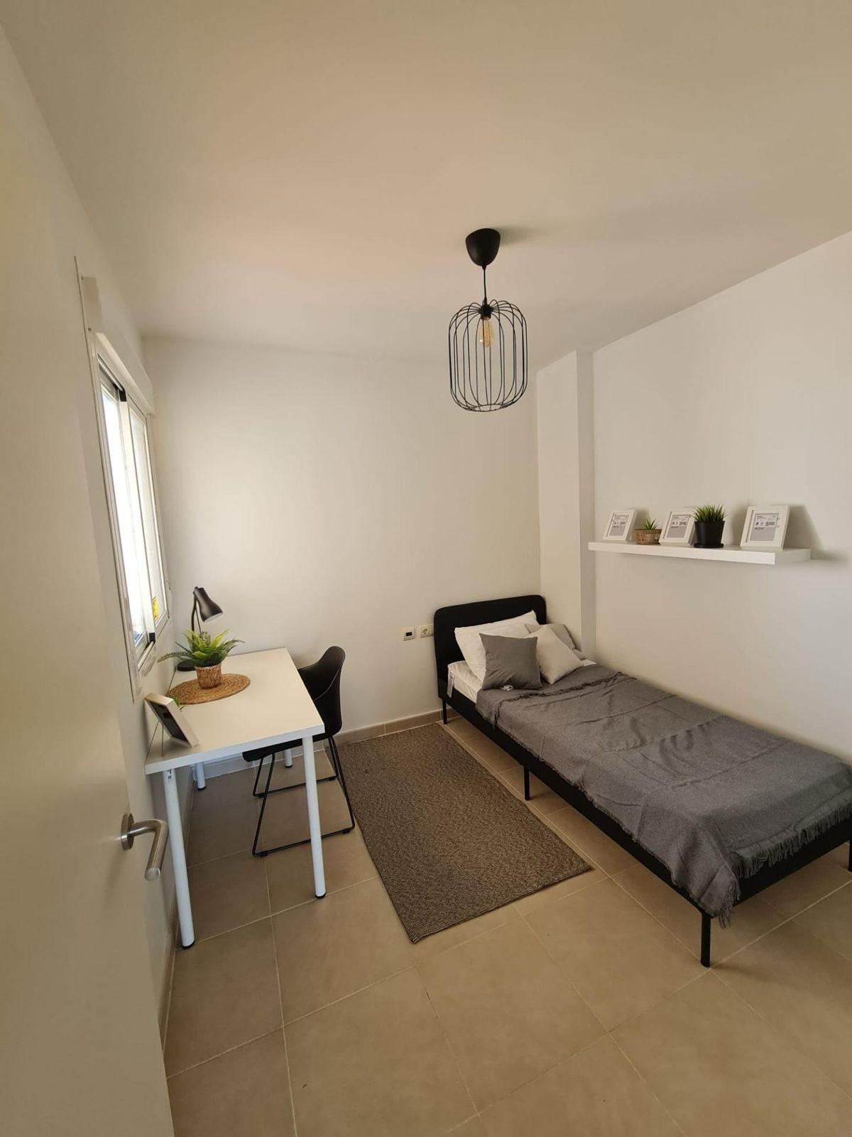 APATAMENTO CON PARKING+PISCINA EN ORIHUELA COSTA. 2 DORM. 2 BAÑOS. 85 M2.