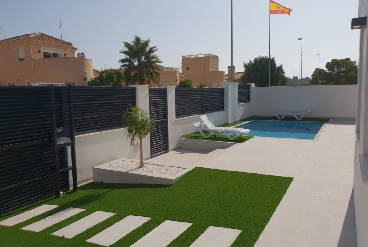 NEW BUILD VILLAS IN PINAR DE CAMPOVERDE