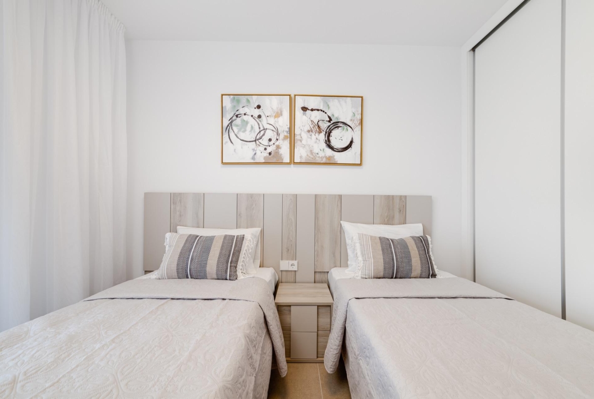 SPECTACULAR NEW LARGE APARTMENT WITH SEA AND MOUNTAIN VIEWS IN CALPE