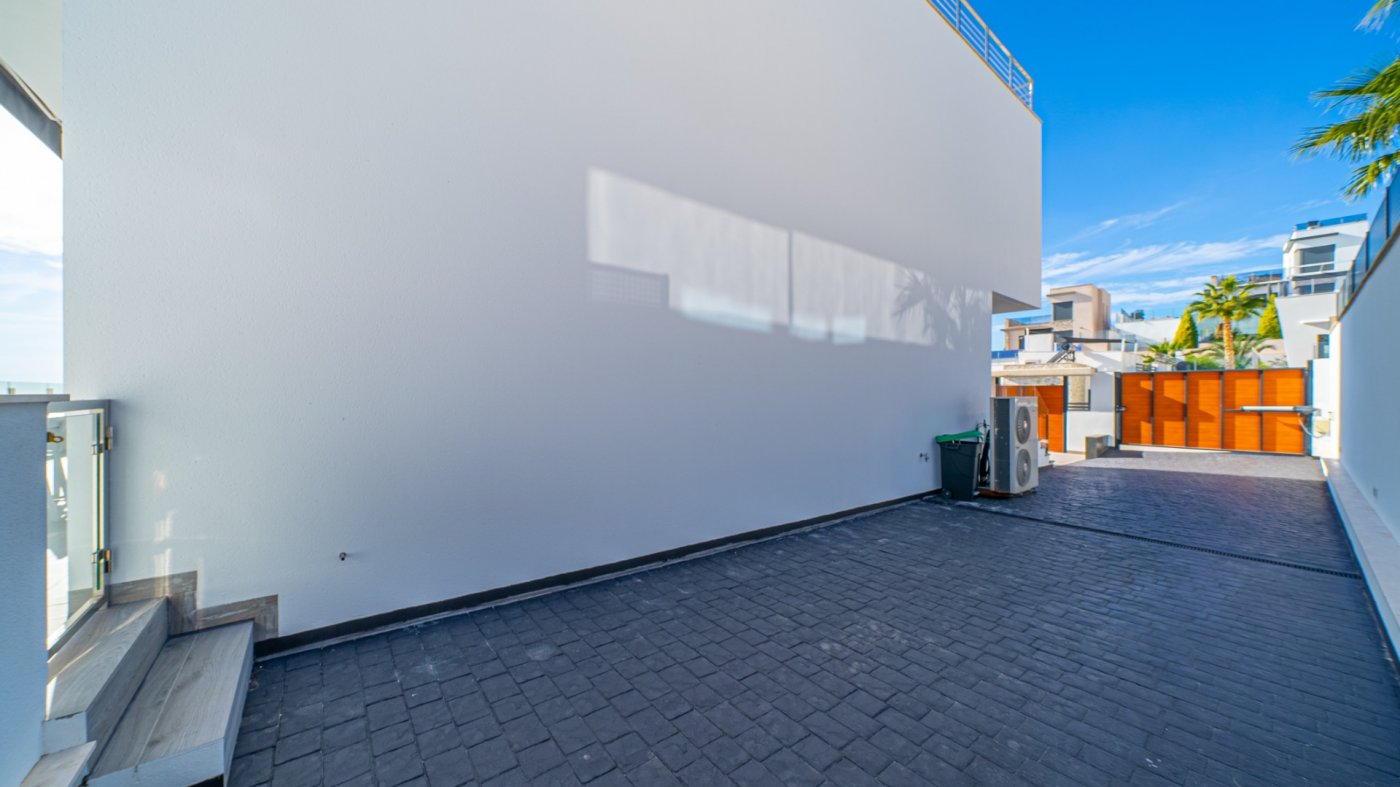 VILLA DE LUJO EN VENTA EN FINESTRAT – BALCON DE FINESTRAT