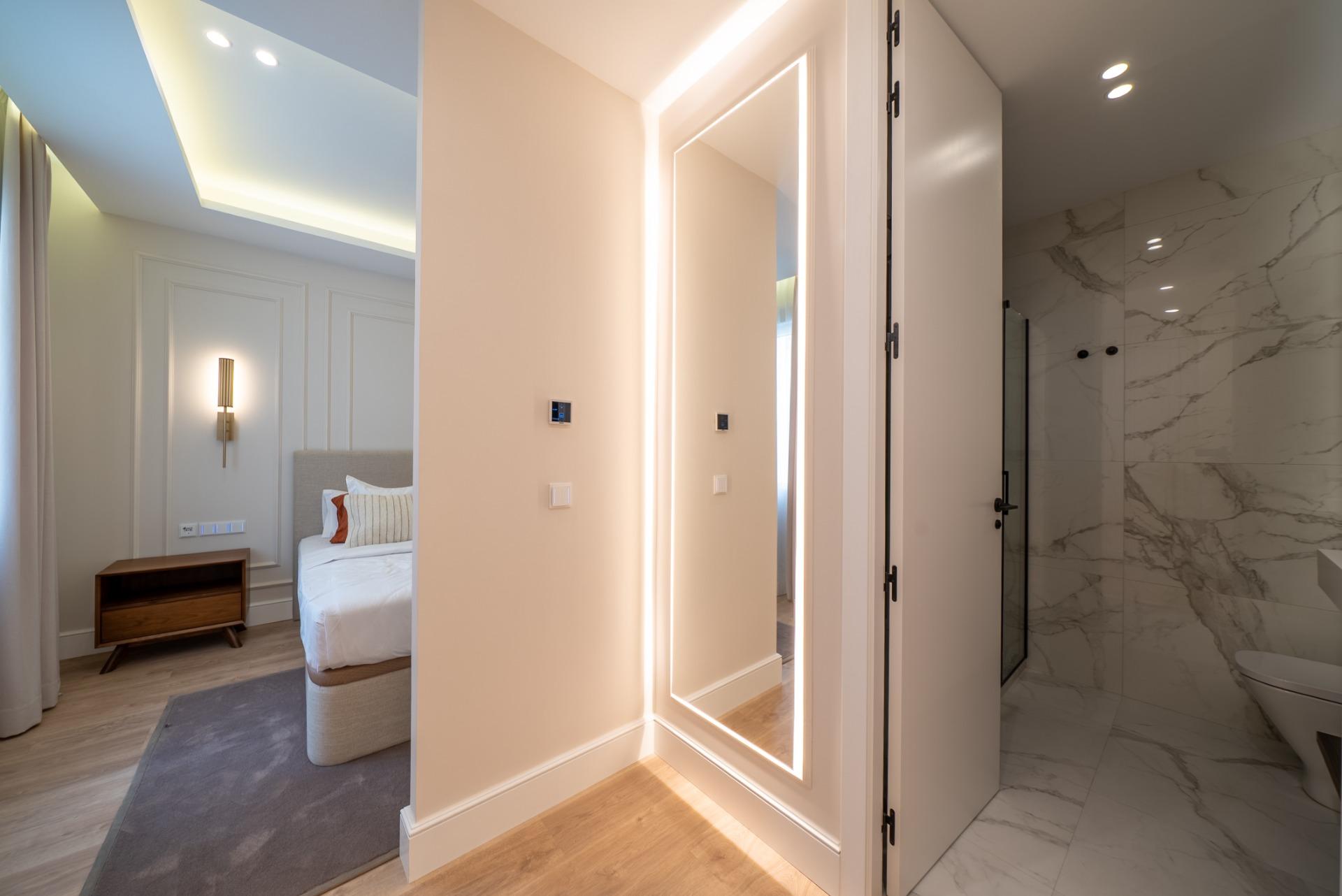 ELEGANT REFURBISHED APARTMENT IN RECOLETOS NEIGHBORHOOD, MADRID