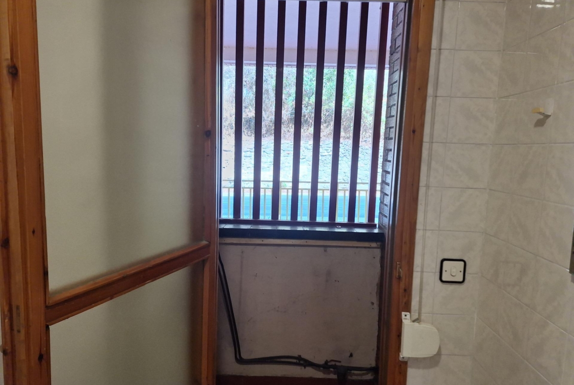 Amplio piso para entrar a vivir en Mieres