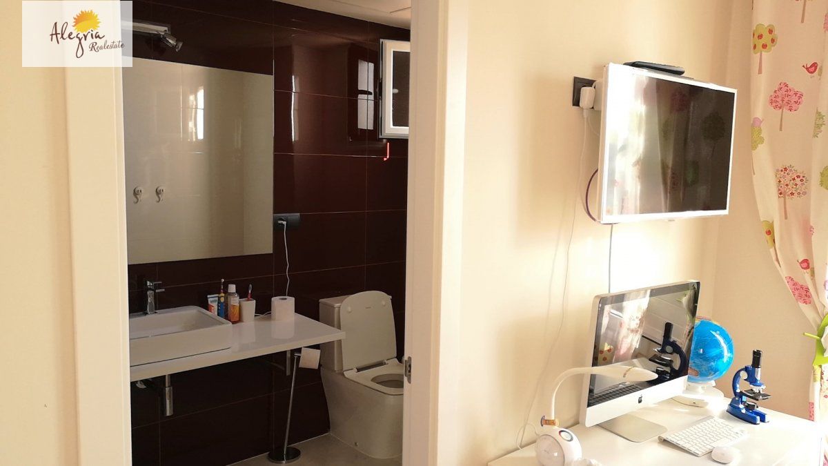 EXCELLENT VILLA IN SIERRA CORTINA FOR SALE