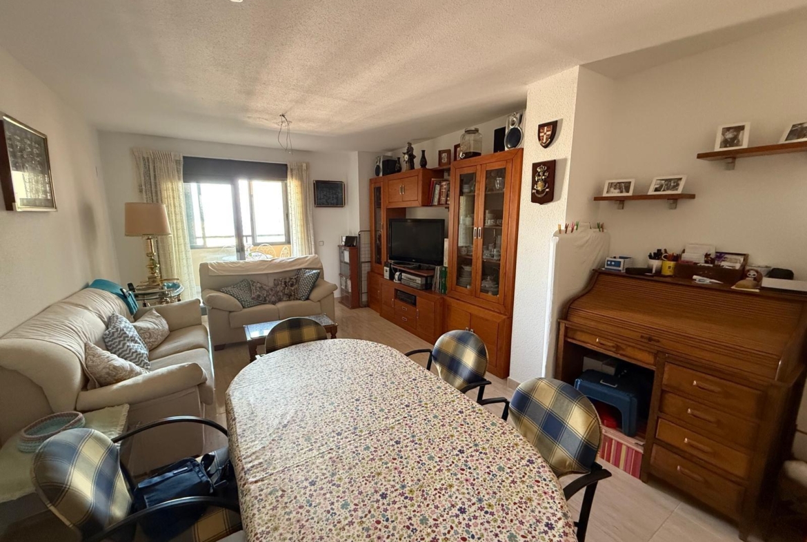 Ático Dúplex con Solárium Privado y Vistas a la Cala de Finestrat
