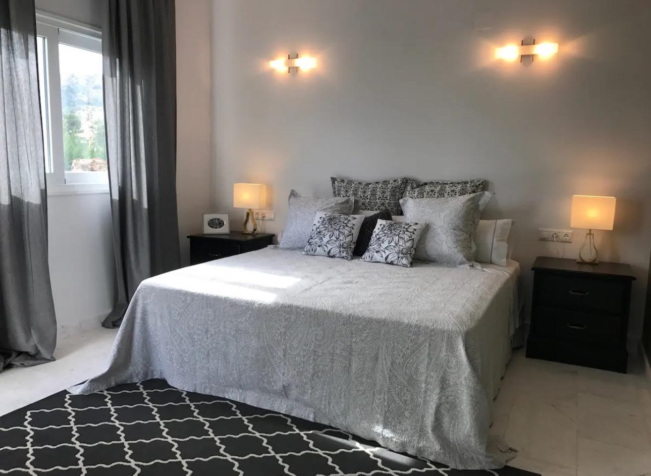 Luxury Villa in the central area of Albir