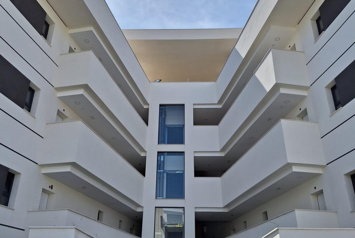 Nieuwbouw appartement in Villamartin met parkeerplaats en gemeenschappelijk zwembad