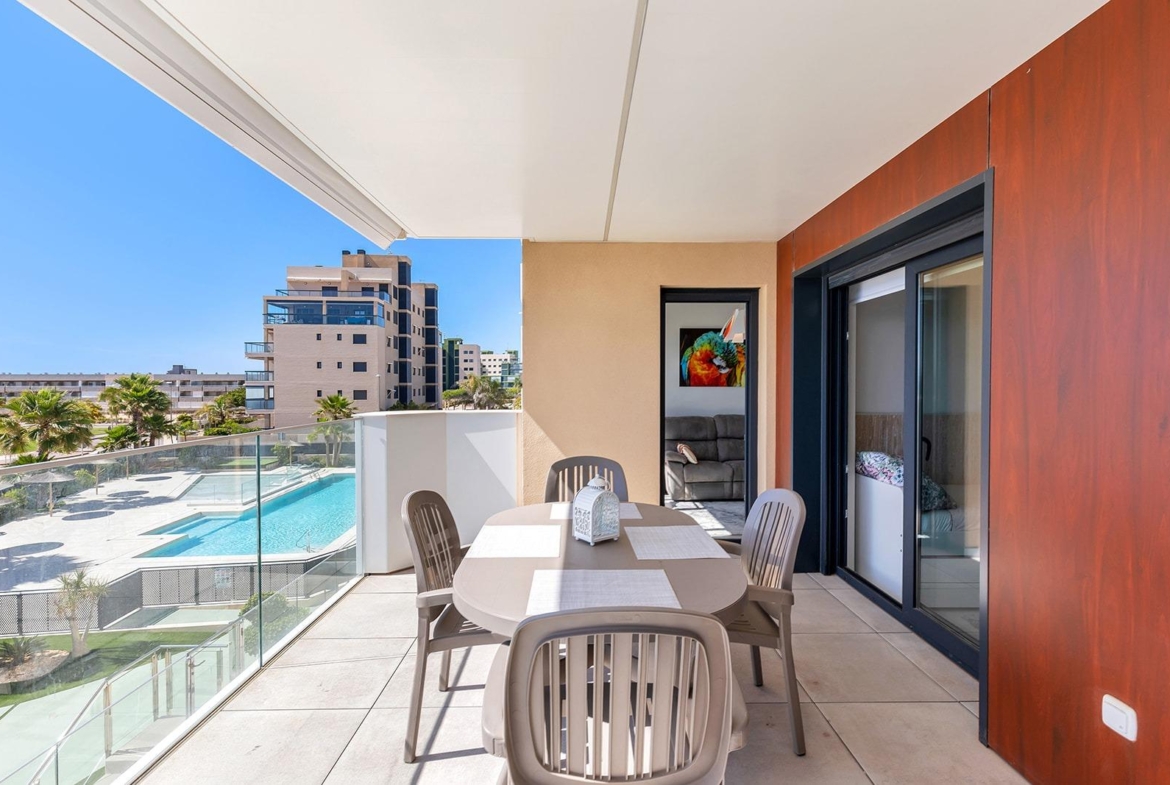 APARTAMENTO CON VISTAS AL MAR EN MIL PALMERAS. 2 DORM. 2 BAÑOS. GARAJE+TRASTERO. TERRAZA 20 M2.