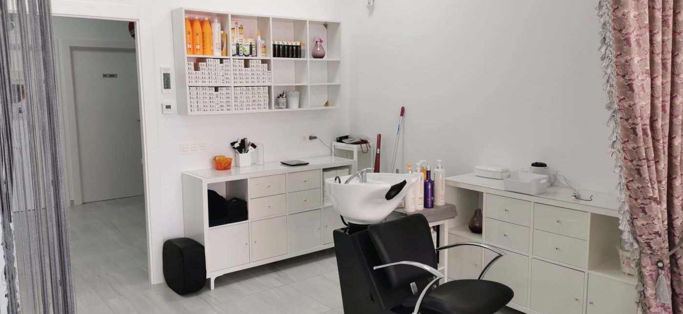 2-22-7 COMMERCIAL PREMISES IN LA ZENIA