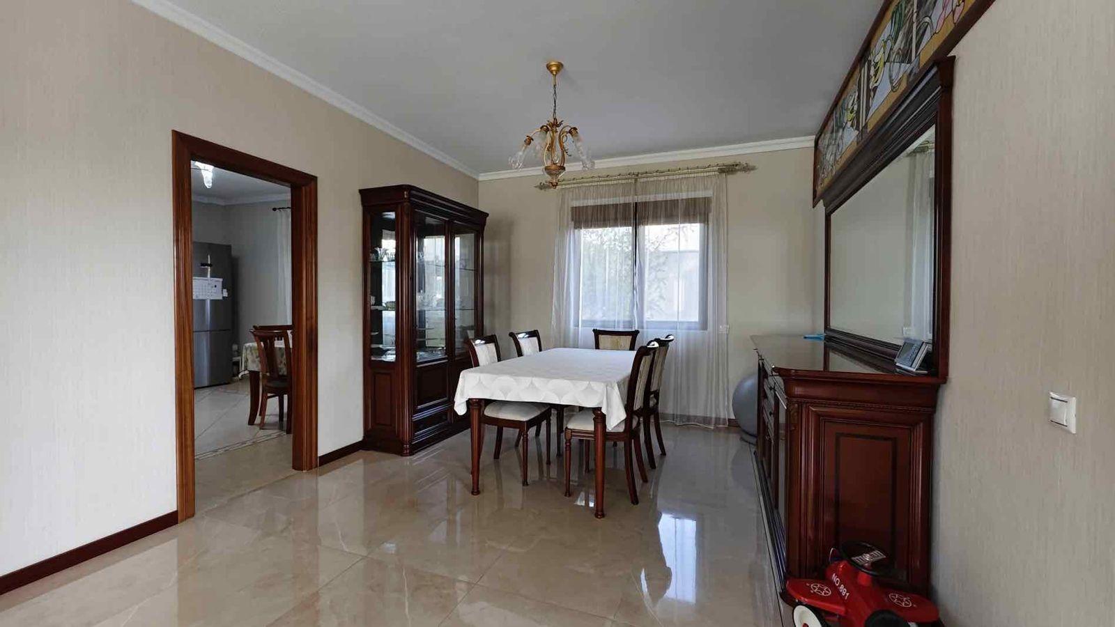 VILLA EN CIUDQUESADA. CON PISCINA PRIVADA. PARCELA 850M2. CASA 364 M2.