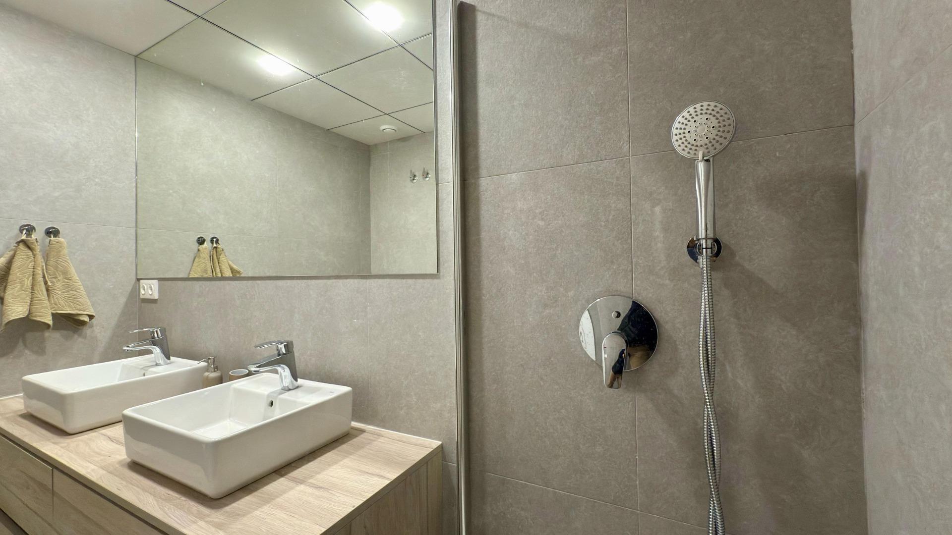 Luxe appartement te koop met prachtig uitzicht op zee