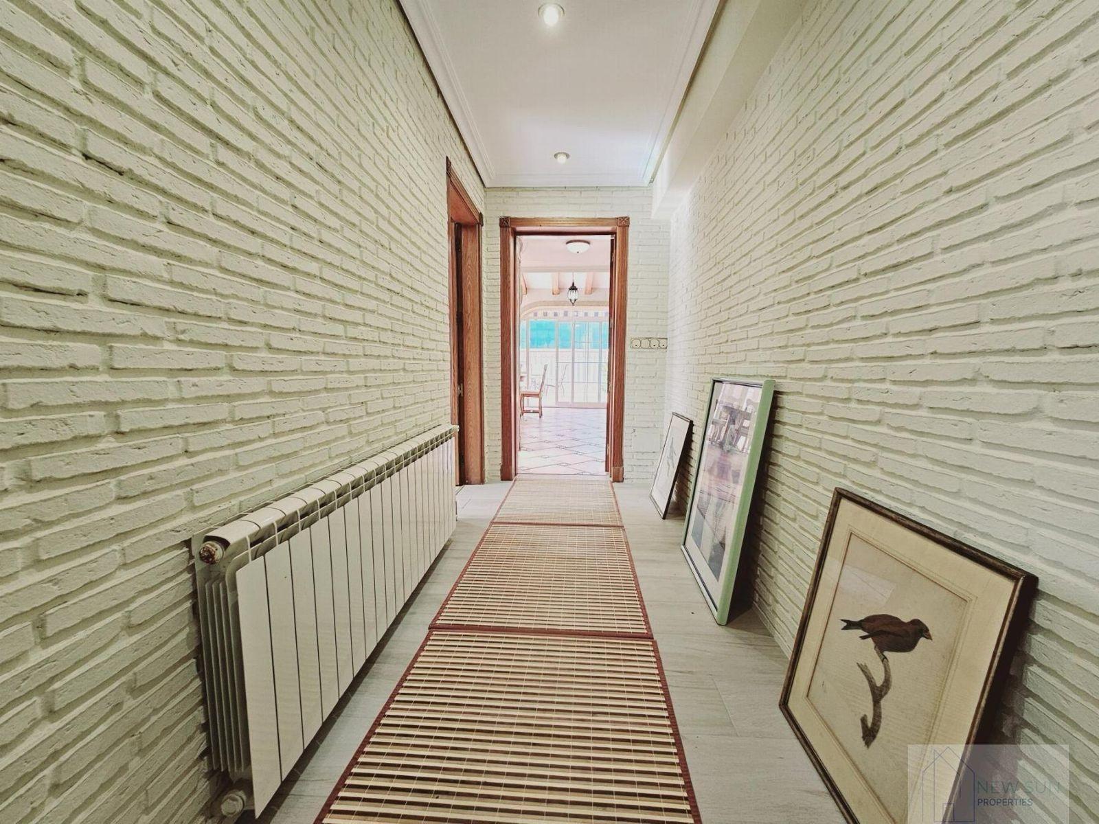 VILLA EN LA SIESTA CON 800 METROS DE PARCELA. PISCINA PRIVADA. 330 M2 DE CASA.