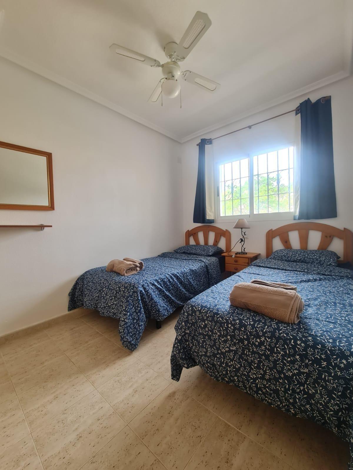 BUNGALOW PLANTA ALTA CON SOLÁRIUM EN ORIHUELA COSTA, ZENIAMAR I.