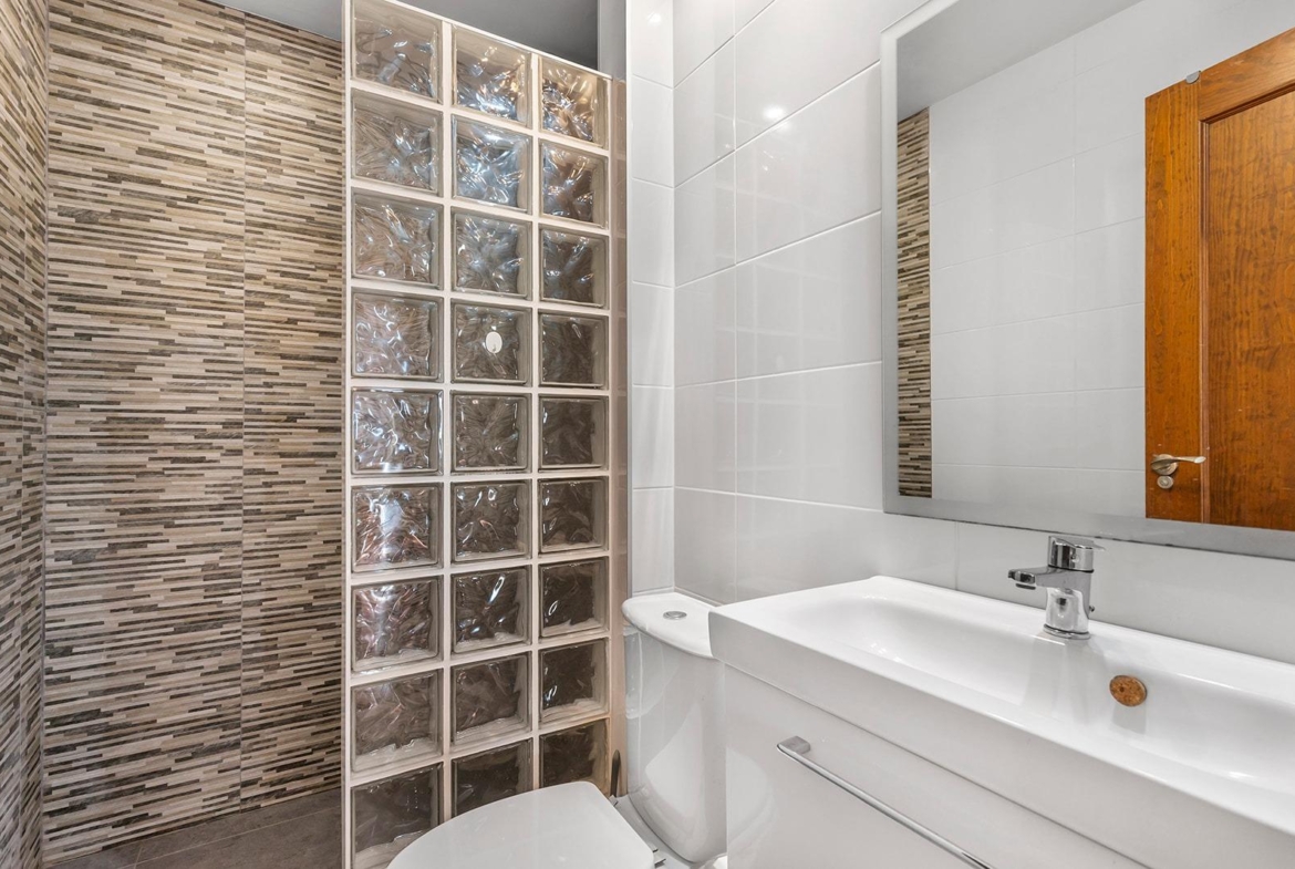 ATÍCO EN PUNTA PRIMA CON SOLARIUM PRIVADO DE 40 M2. 2 DORM. 2 BAÑOS. PISCINA COMUNITARIA.