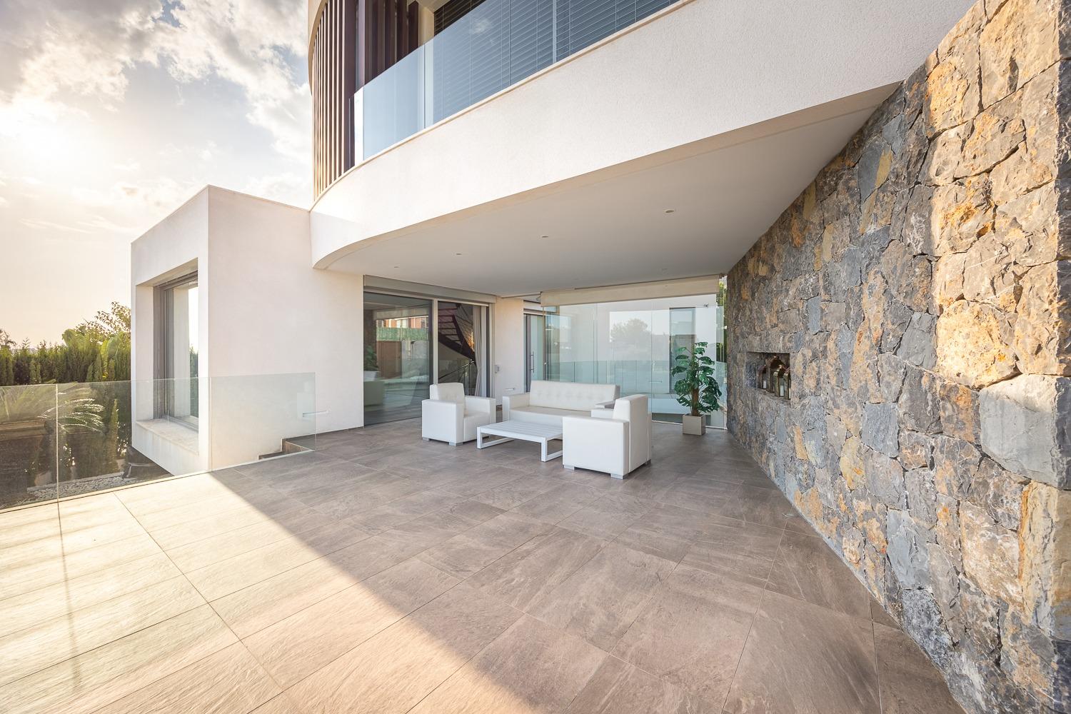 Stunning designer villa in Finestrat, where comfort meets contemporary elegance.