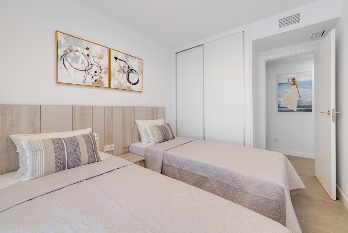 SPECTACULAR NEW LARGE APARTMENT WITH SEA AND MOUNTAIN VIEWS IN CALPE