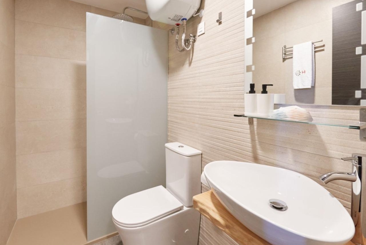 Magnífico Hotel Reformado en Cabo Huertas: IDEAL PARA INVERSORES