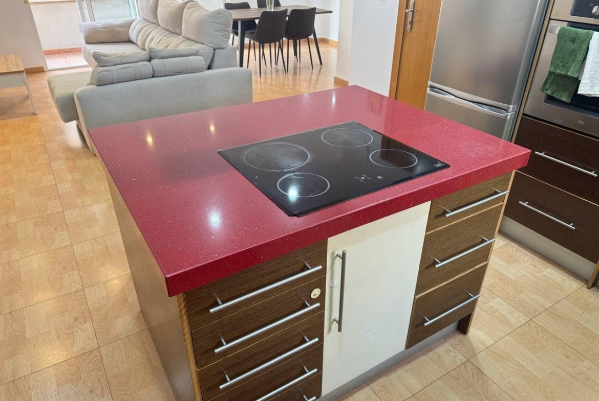 Spacious Semi-New Apartment in Torrevieja, Ideal for Living