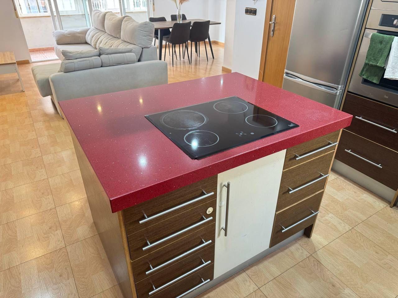 2-23-150 Spacious Semi-New Apartment in Torrevieja, Ideal for Living