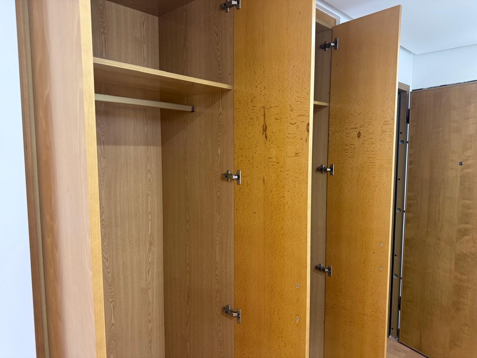 AMPLISIMO APARTAMENTO EN PRIMERA LINEA – PUERTO DE TORREVIEJA : 3 HAB, 2 BAÑOS, GARAJE Y TRASTERO