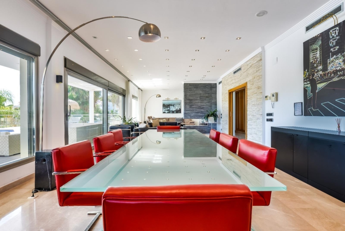 Modern and Luxurious Villa with Sea Views in Benissa 🌊