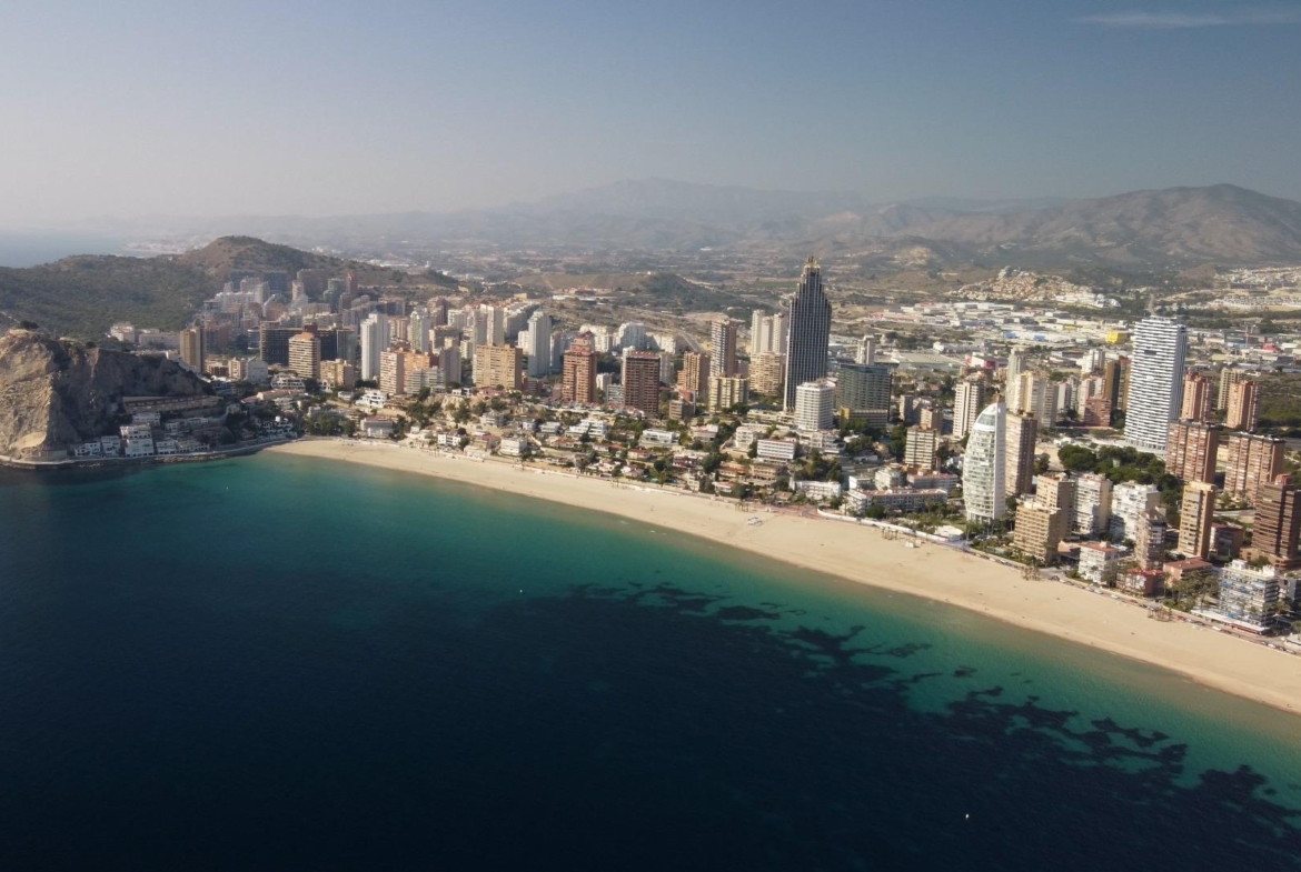 Exclusivo Piso en la Cala de Benidorm con Vistas al Mar