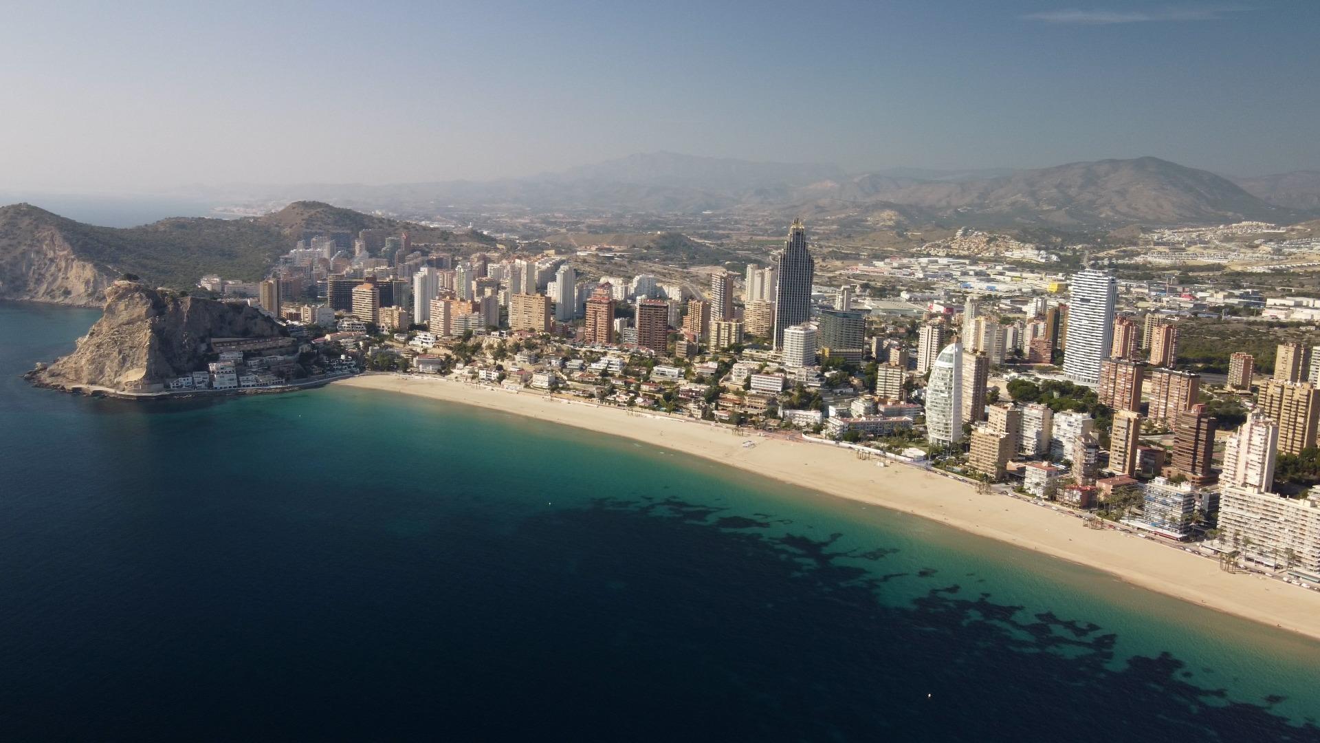 Exclusivo Piso en la Cala de Benidorm con Vistas al Mar