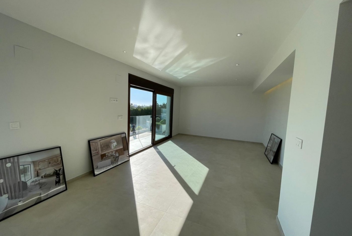 LUXURY VILLA IN ALTEA