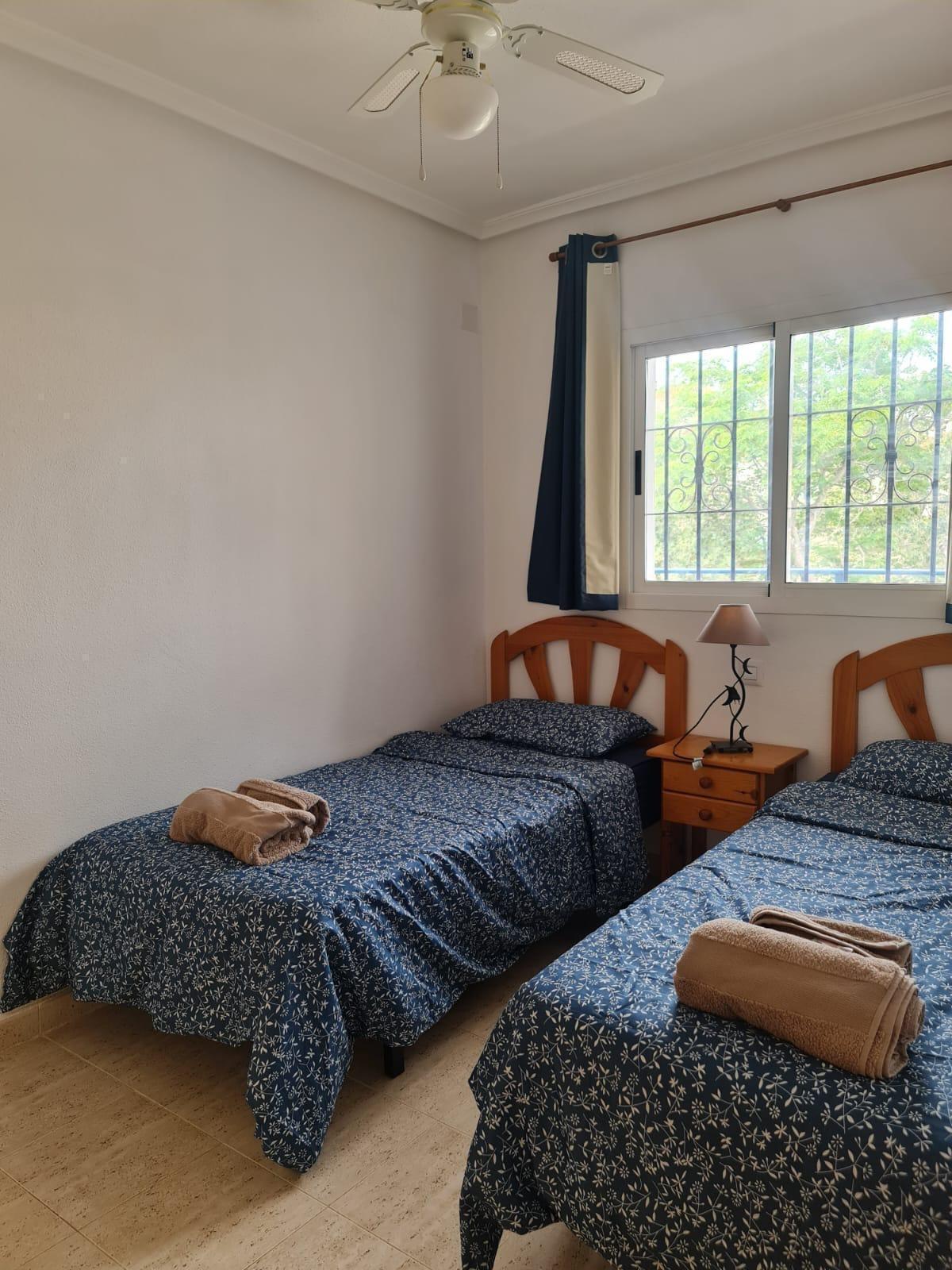 BUNGALOW PLANTA ALTA CON SOLÁRIUM EN ORIHUELA COSTA, ZENIAMAR I.