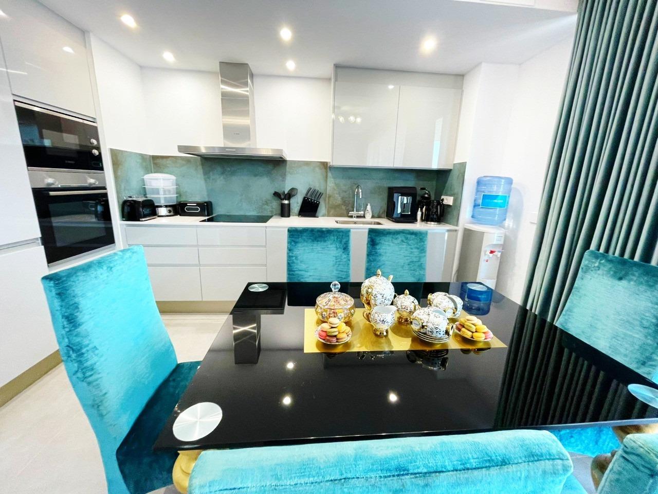 Moderne nieuwe appartementen aan de oevers van de Middellandse Zee