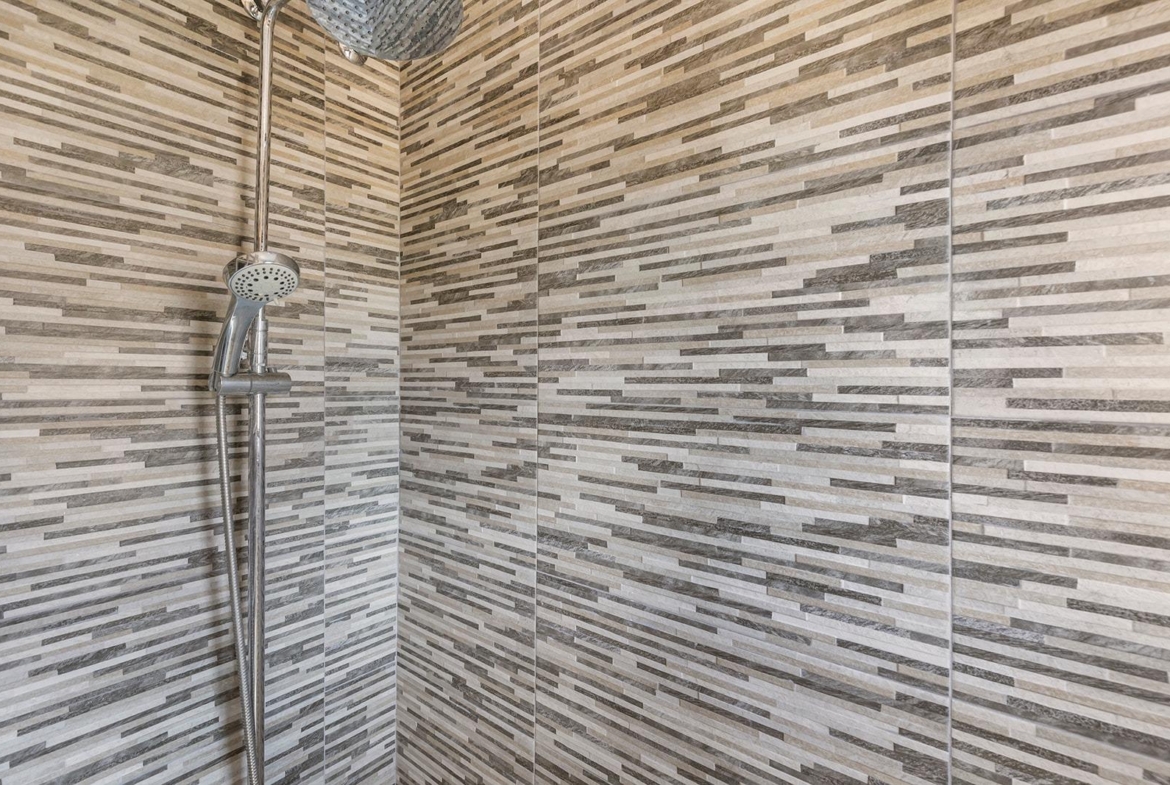 ATÍCO EN PUNTA PRIMA CON SOLARIUM PRIVADO DE 40 M2. 2 DORM. 2 BAÑOS. PISCINA COMUNITARIA.