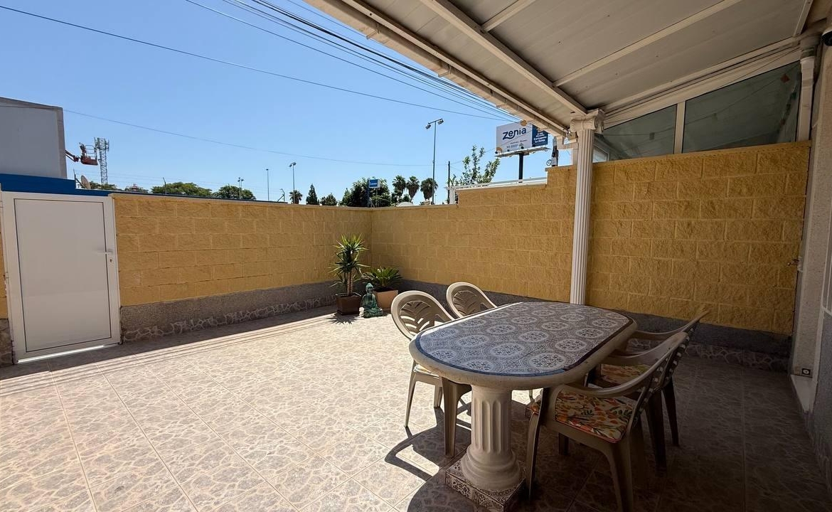 Bungalow with newly renovated, 2 bedrooms, 1 bathroom