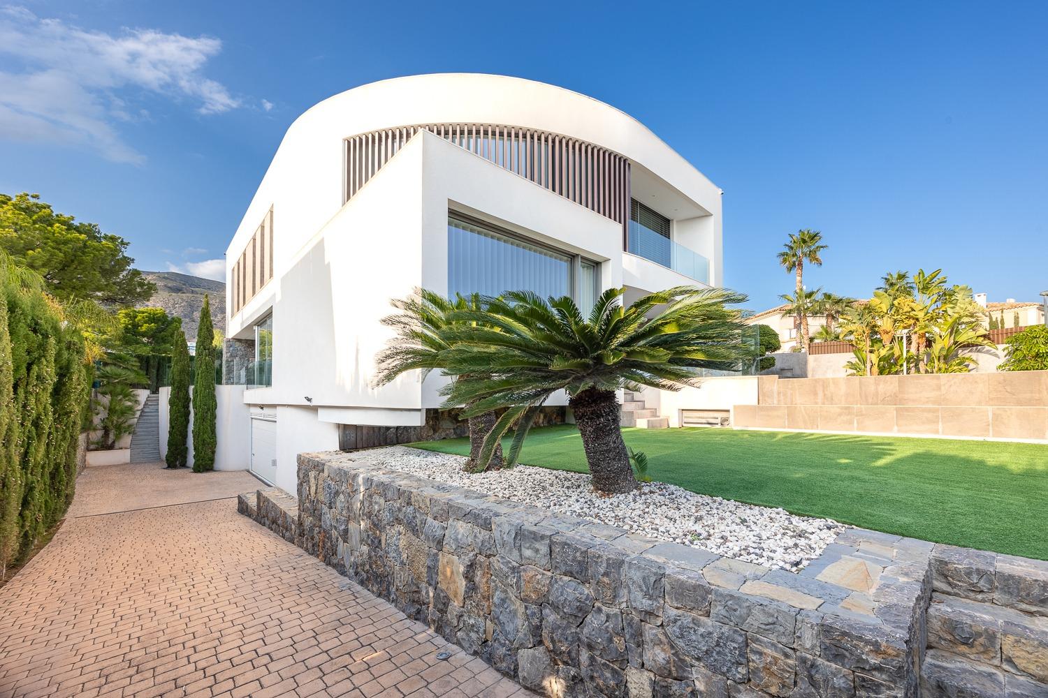 Stunning designer villa in Finestrat, where comfort meets contemporary elegance.