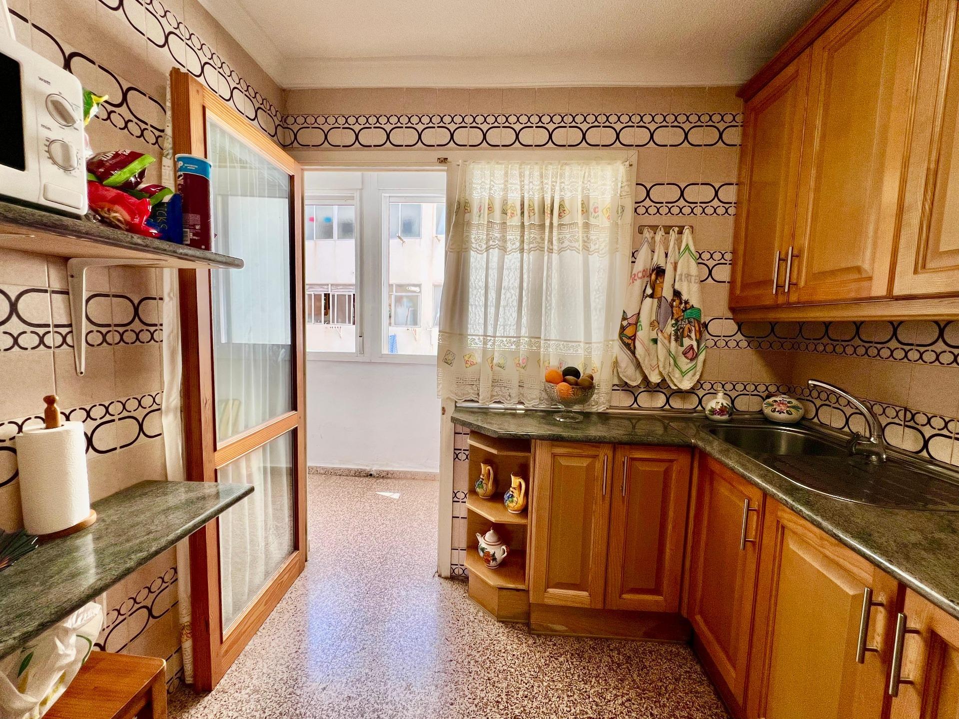 ESPACIOSO APARTAMENTO DE 3 HABITACIONES + PARKING + TRASTERO EN PLANTA 7 CON VISTAS AL MA