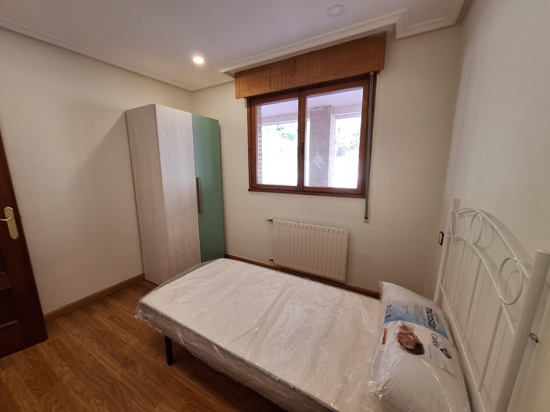 2-24-159 Amplio piso para entrar a vivir en Mieres