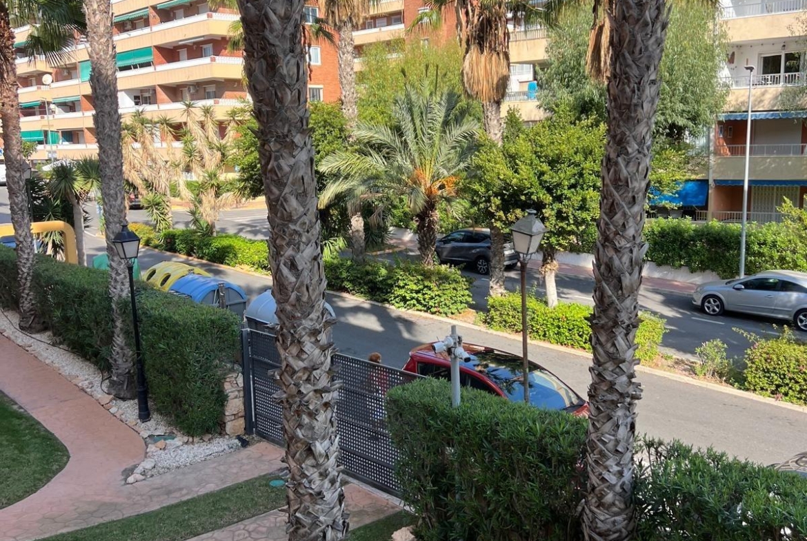 La Entrada ! Enorme apartamento en una de las mejores zonas de Costa Blanca !
