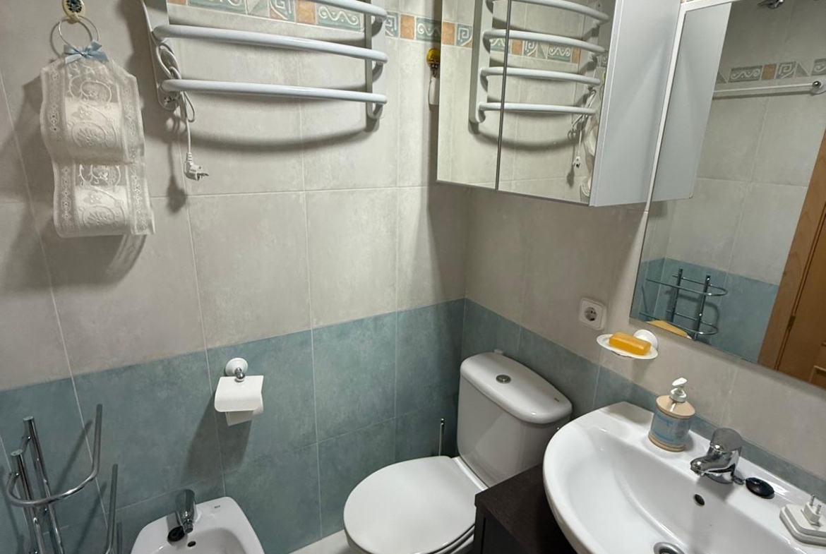 Ático Dúplex con Solárium Privado y Vistas a la Cala de Finestrat