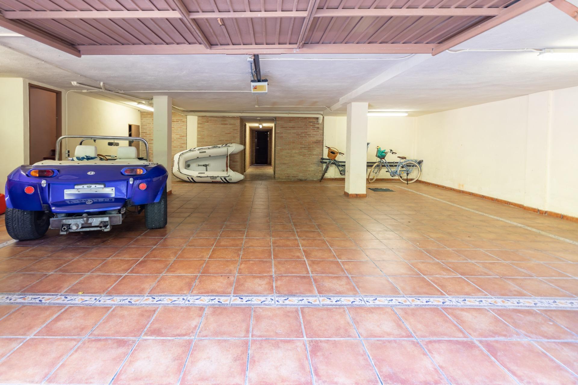 2-24-27 Exceptional Beachfront Villa: Luxury Steps Away from the Beach