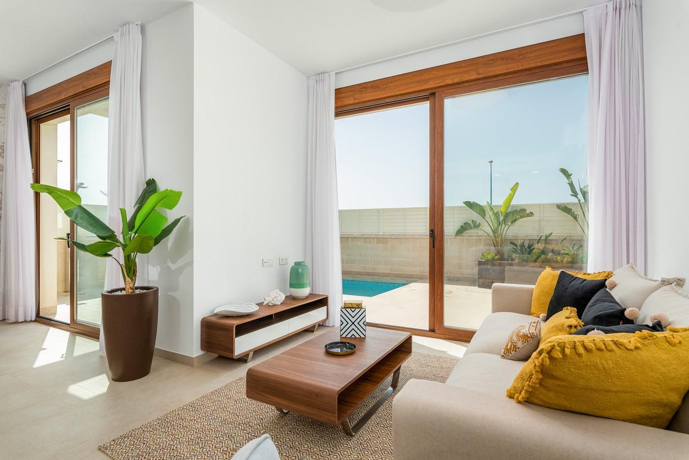 OBRA NUEVA EN VERA PLAYA. DE VOORZITTER. – HET DEBAT IS GESLOTEN.