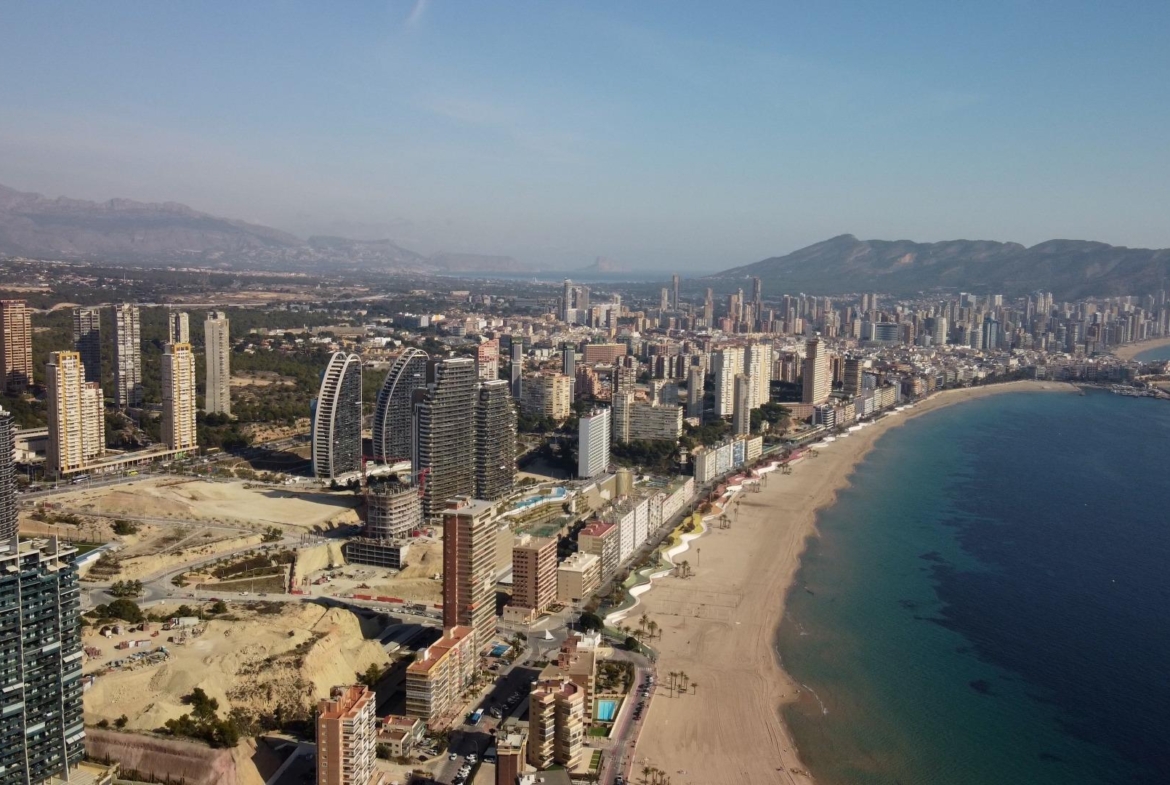 Exclusivo Piso en la Cala de Benidorm con Vistas al Mar