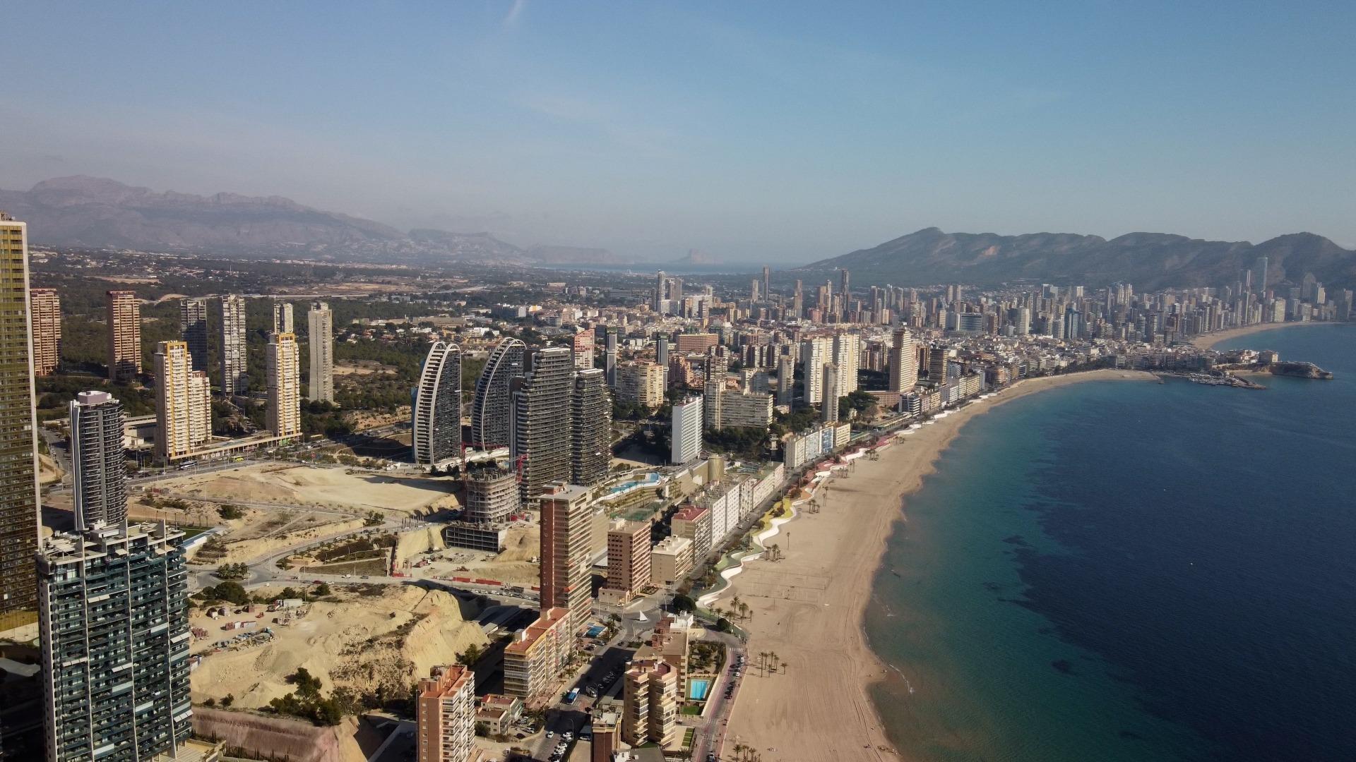 Exclusivo Piso en la Cala de Benidorm con Vistas al Mar
