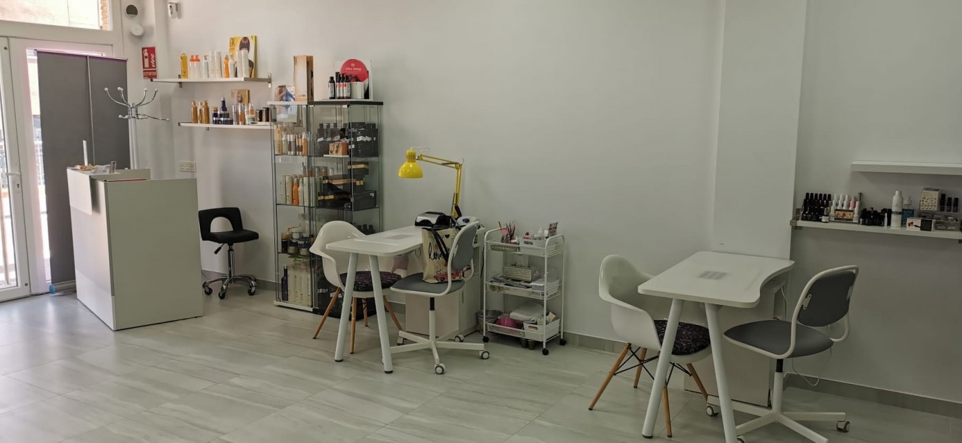 2-24-7 COMMERCIAL PREMISES IN LA ZENIA