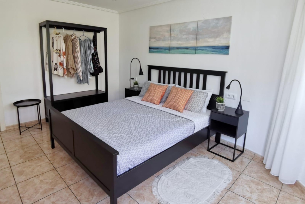 Ruim chalet in La Florida, Orihuela Costa – Ideaal om te genieten van de zon en het strand