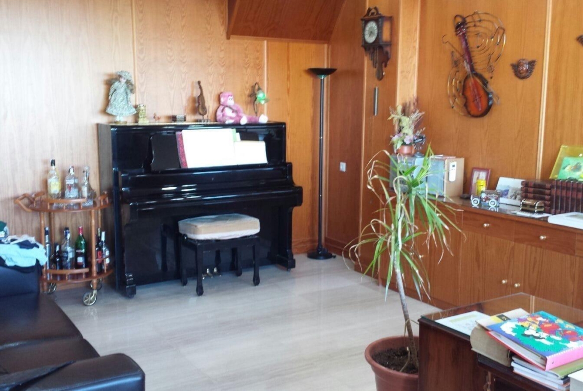 Villa de lujo en Picassent — Urbanización El Pinar 3