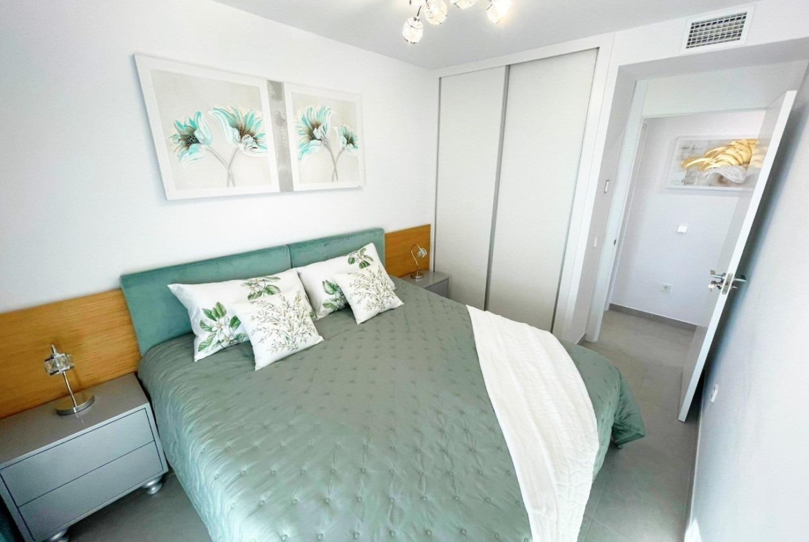 Moderne nieuwe appartementen aan de oevers van de Middellandse Zee