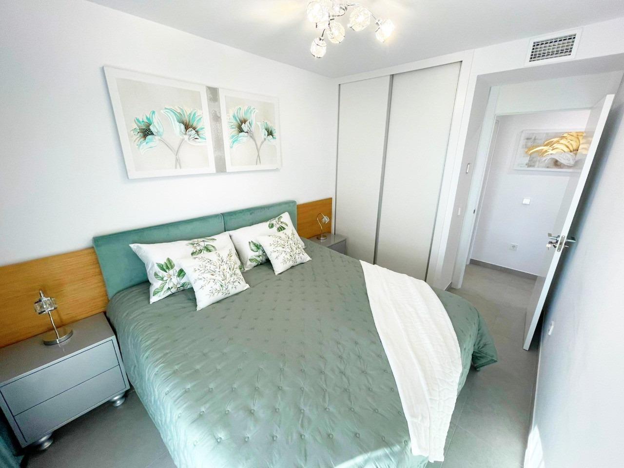 Moderne nieuwe appartementen aan de oevers van de Middellandse Zee