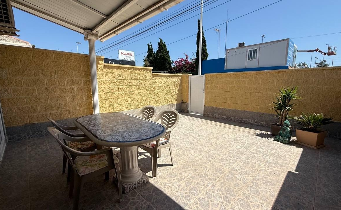 Bungalow with newly renovated, 2 bedrooms, 1 bathroom