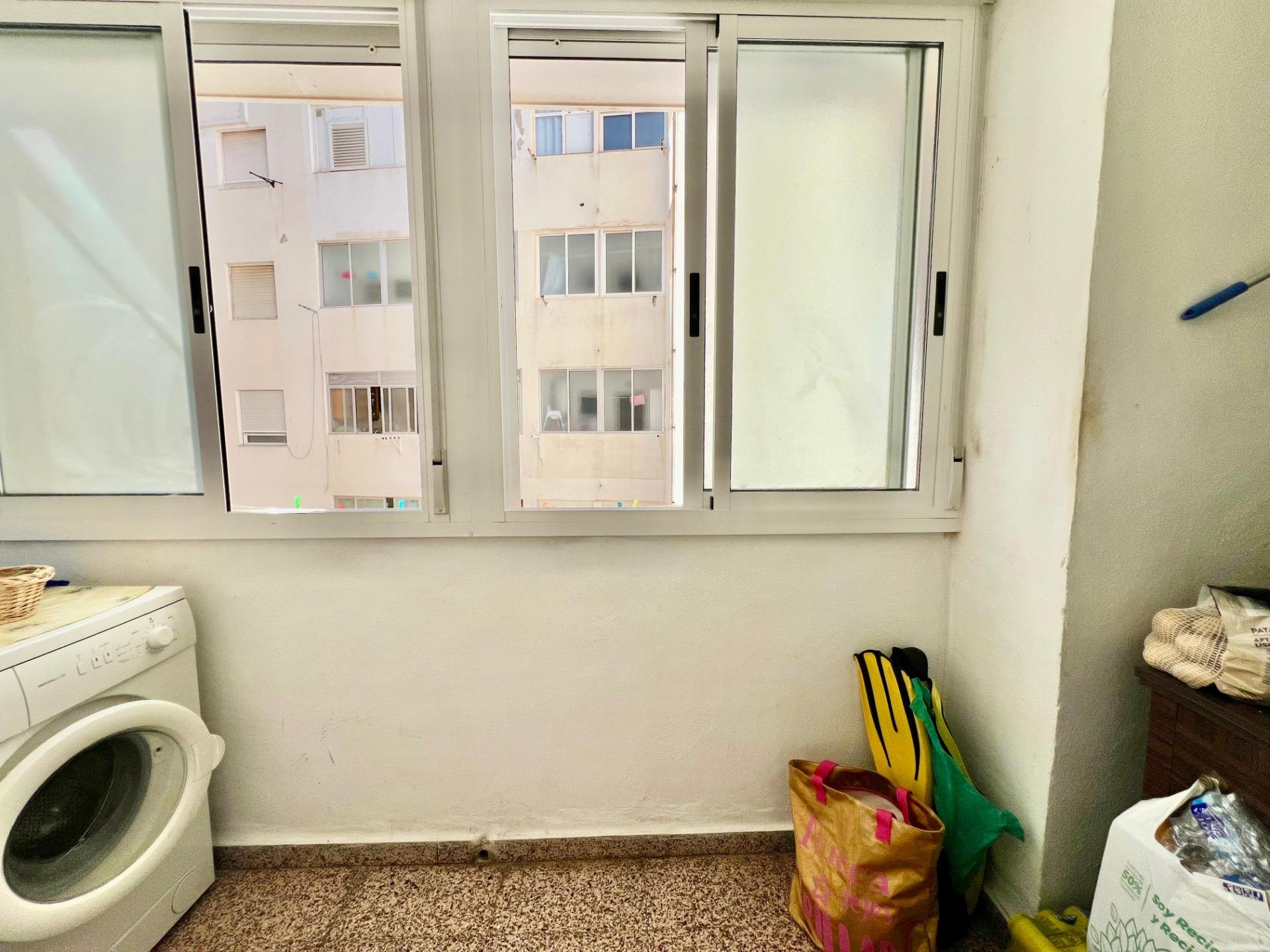 ESPACIOSO APARTAMENTO DE 3 HABITACIONES + PARKING + TRASTERO EN PLANTA 7 CON VISTAS AL MA